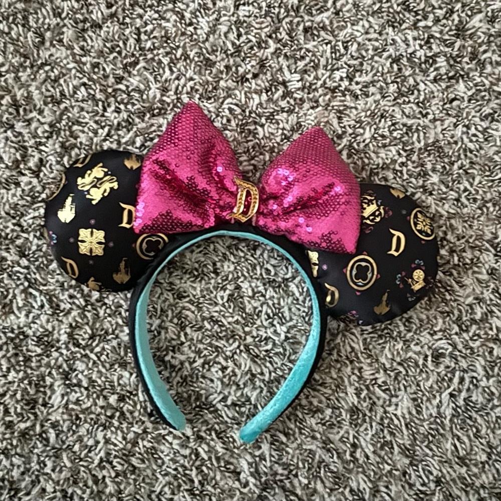 Disneyland Pink Valentines Minnie Ears